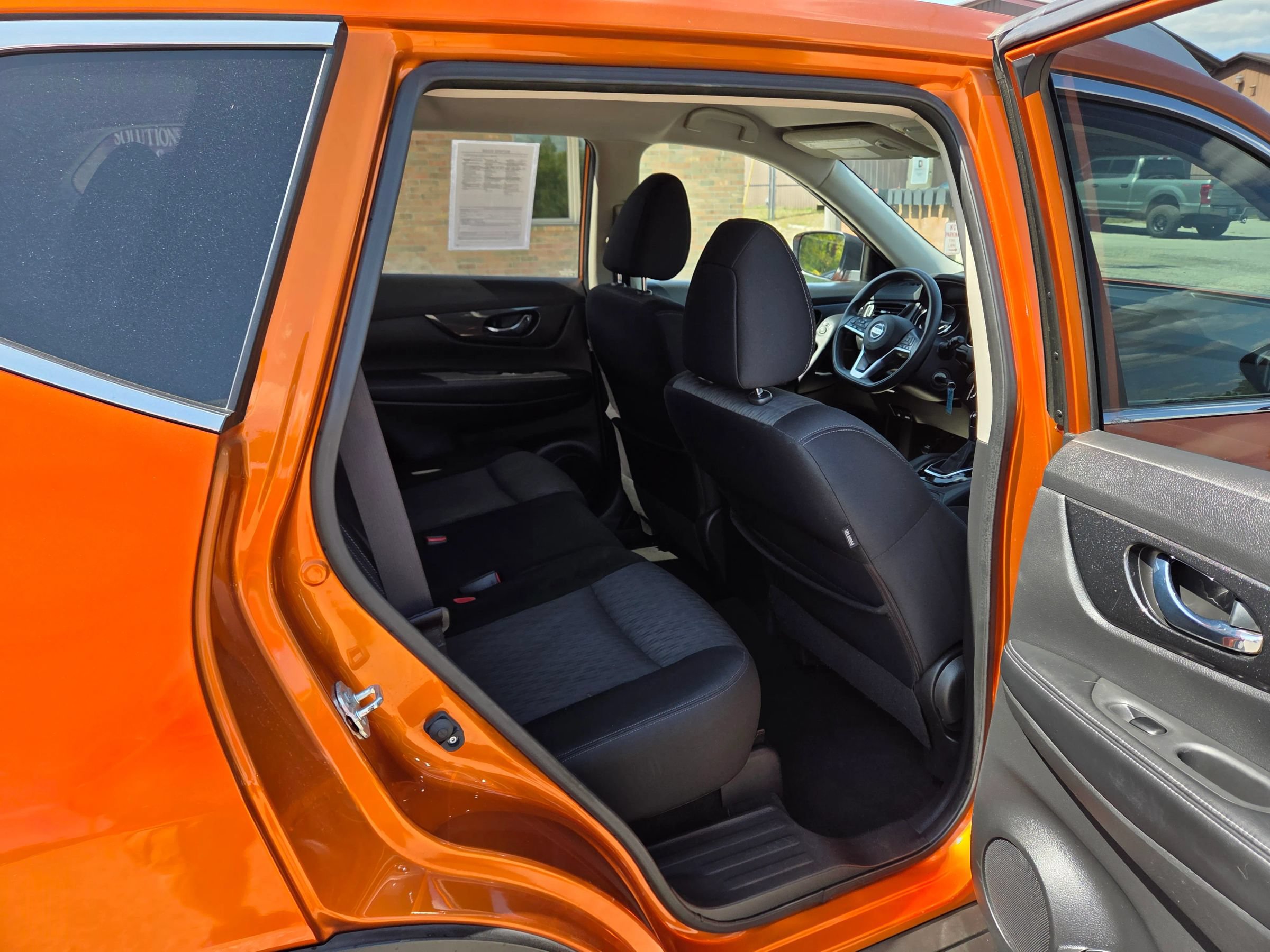 Used 2017 Nissan Rogue S w/ S Appearance Package AWD/4WD image 18
