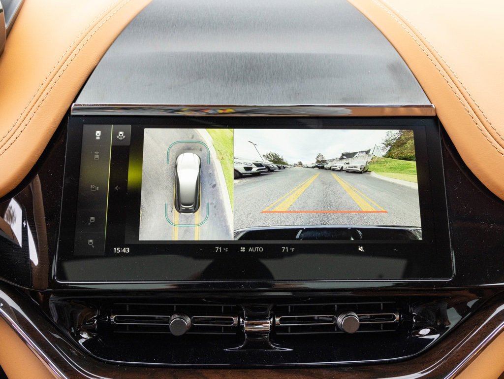 New 2026 Aston Martin DBX 707 image 27