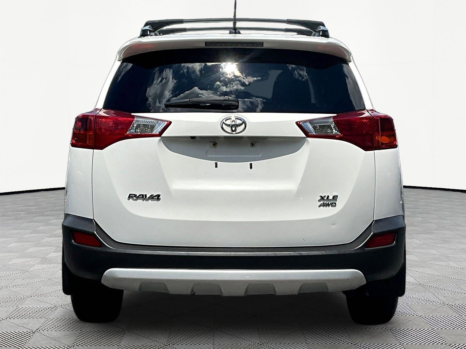 Used 2015 Toyota RAV4 XLE w/ Outdoor Package AWD/4WD image 5