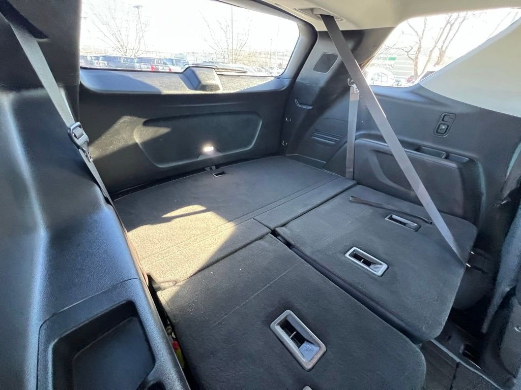 Used 2021 Chevrolet Traverse LT w/ LPO, Blackout Package image 27