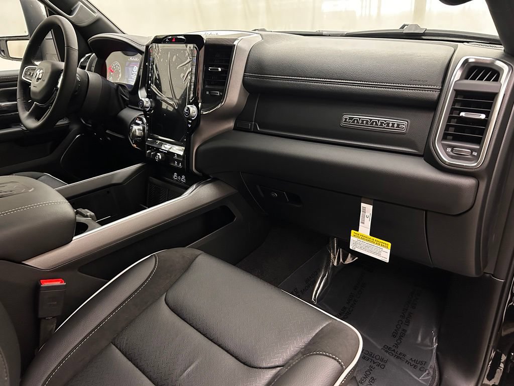 New 2026 RAM 1500 Laramie w/ Trailer Tow Group AWD/4WD image 18