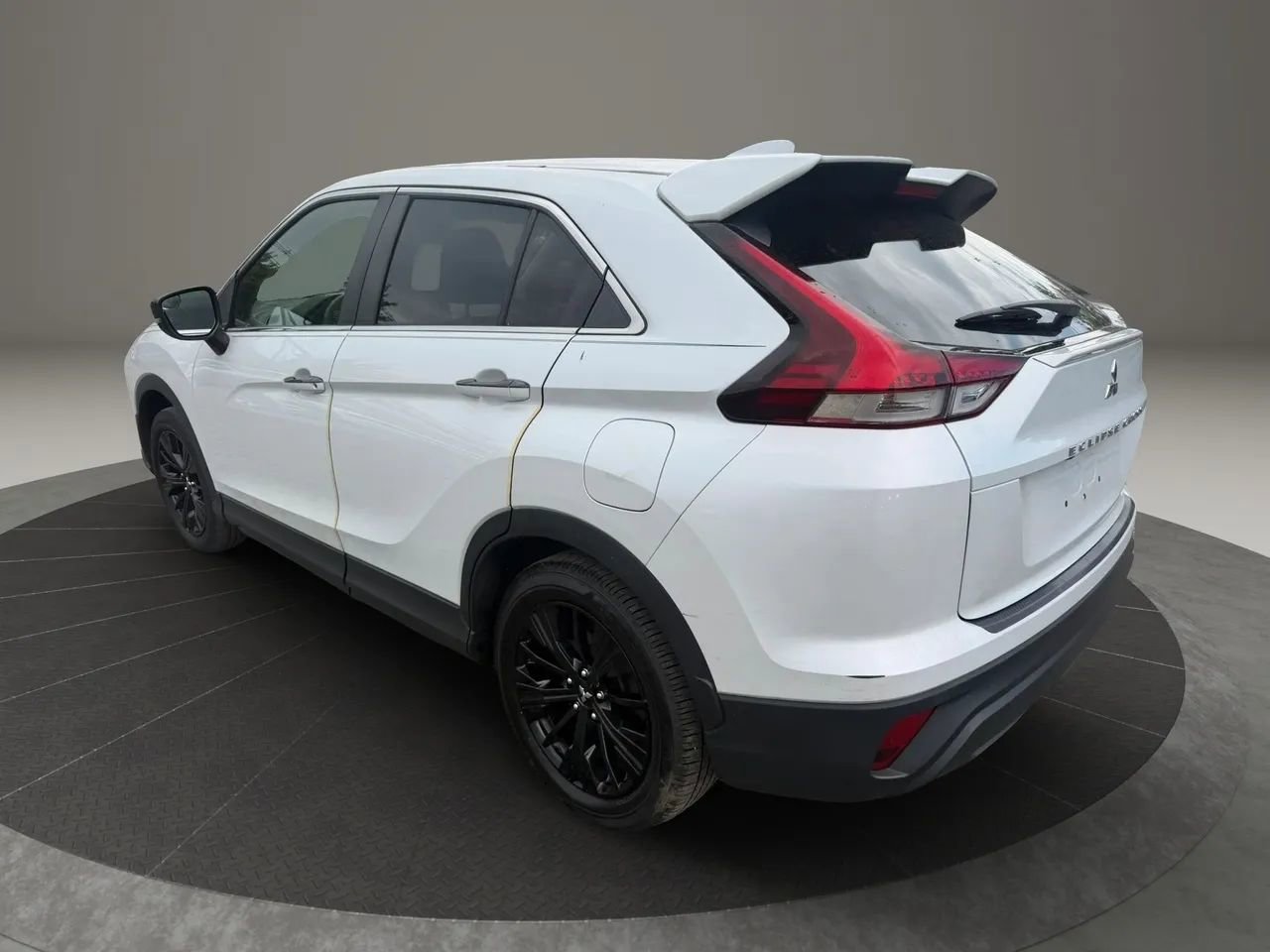 Used 2022 Mitsubishi Eclipse Cross LE FWD image 7