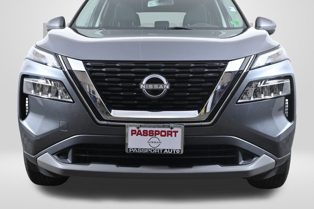 Certified 2022 Nissan Rogue SV image 2