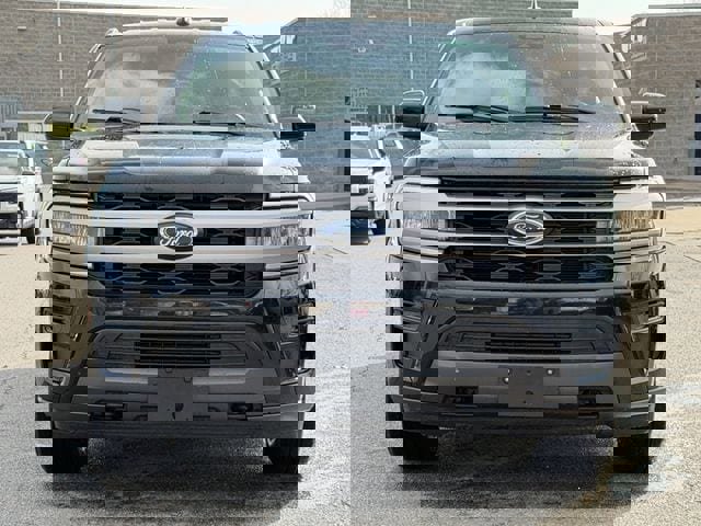 Used 2023 Ford Expedition Max XLT image 8