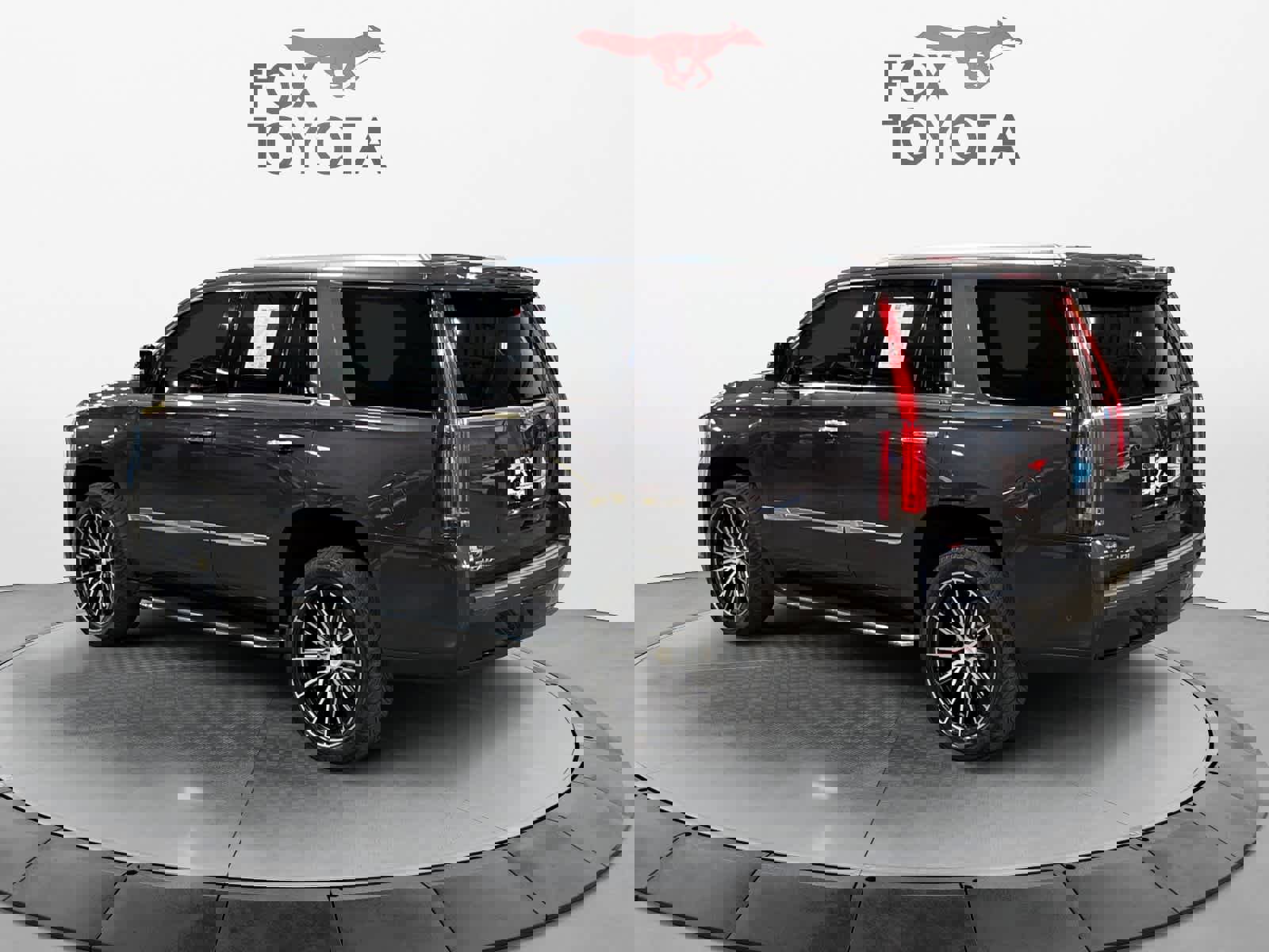 Used 2017 Cadillac Escalade Luxury image 4