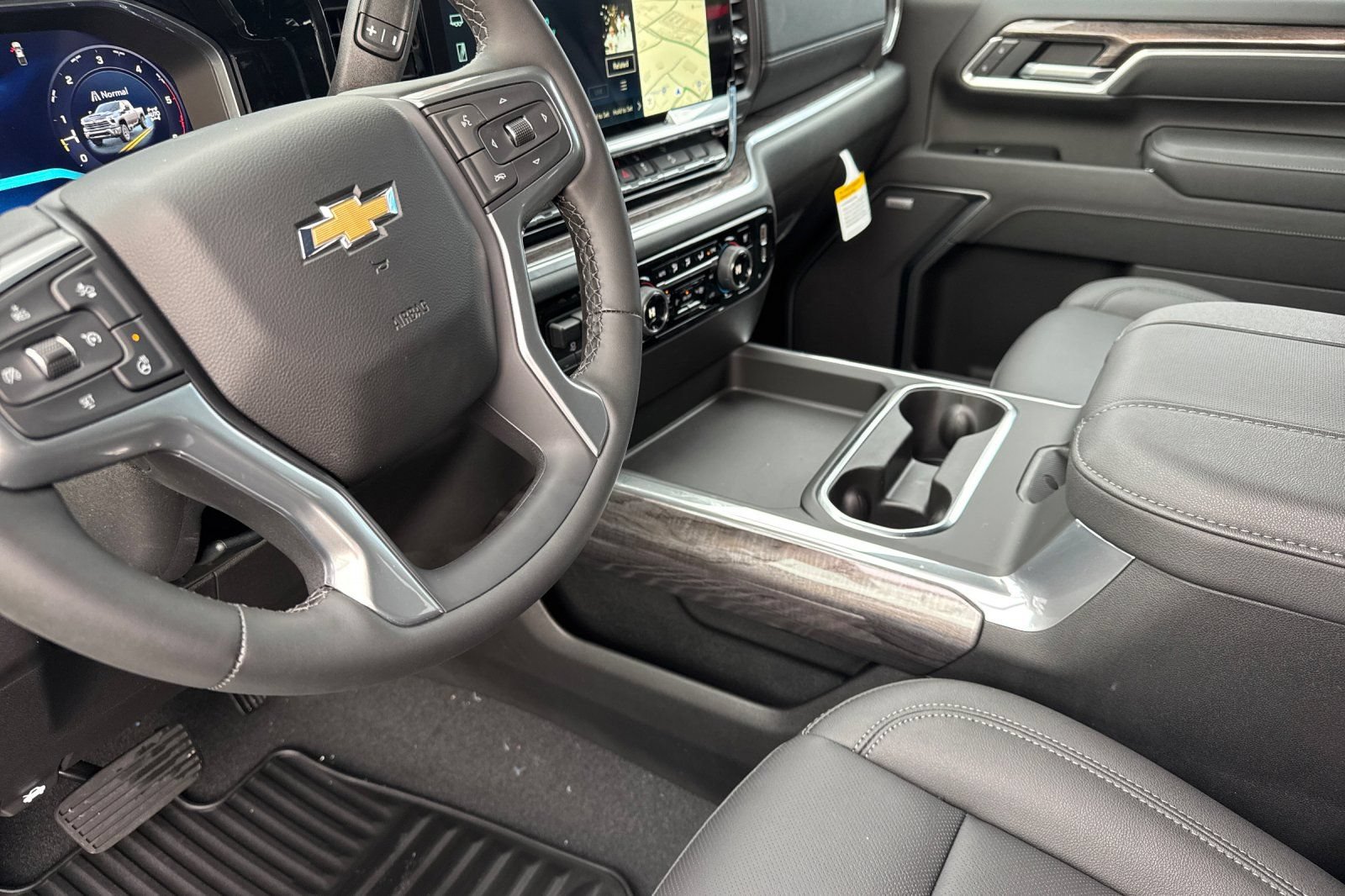 New 2026 Chevrolet Silverado 2500 LTZ w/ LTZ Premium Package AWD/4WD image 9