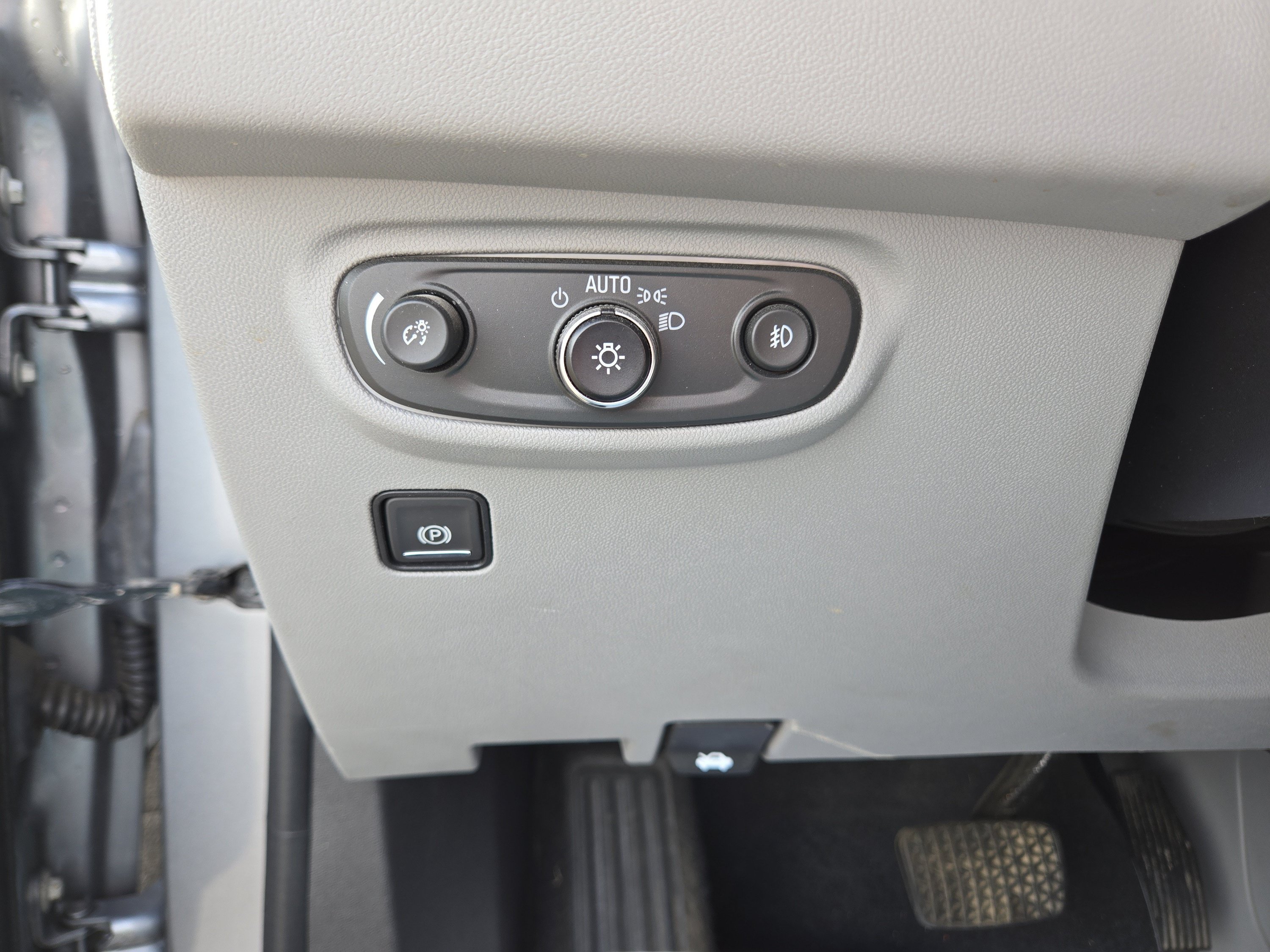 Used 2024 GMC Terrain SLT AWD/4WD image 22