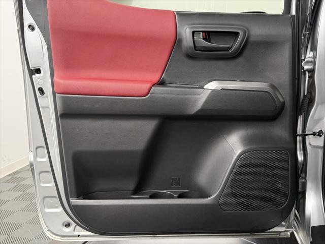 Certified 2022 Toyota Tacoma SR5 image 33