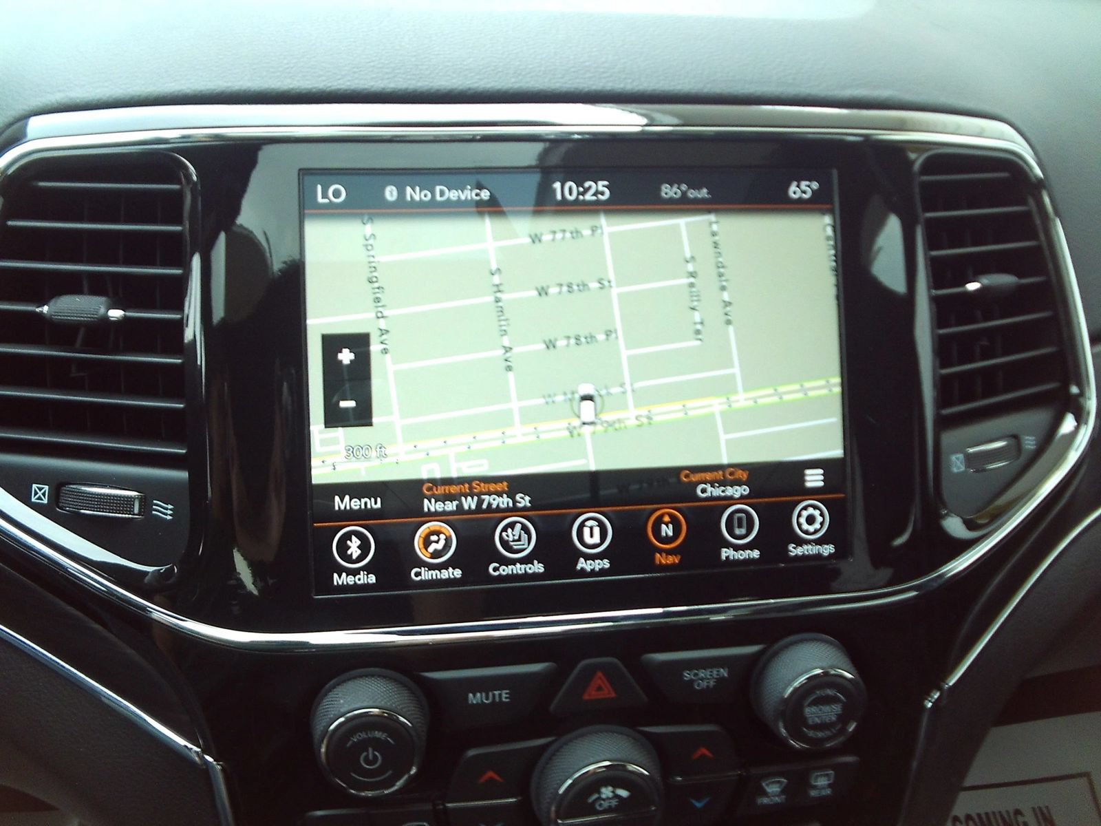 Used 2021 Jeep Grand Cherokee Limited AWD/4WD image 16