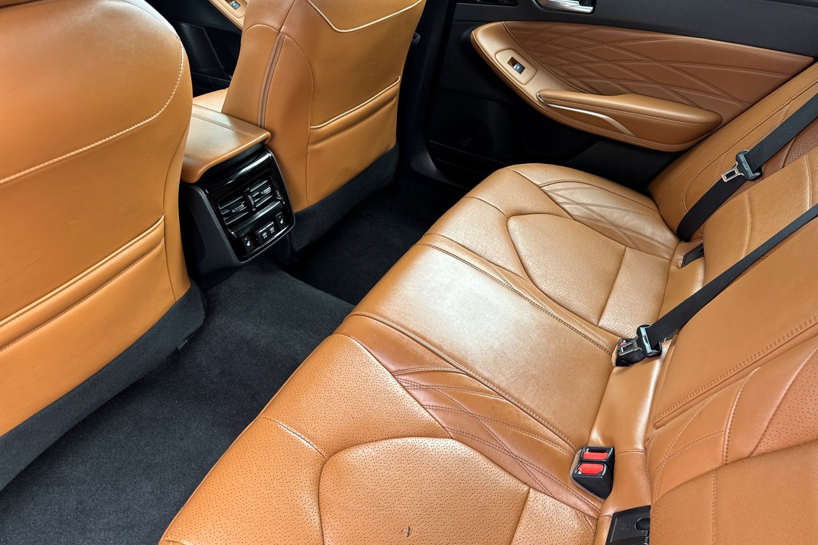 Used 2019 Toyota Avalon Limited w/ Advanced Safety Package FWD image 12