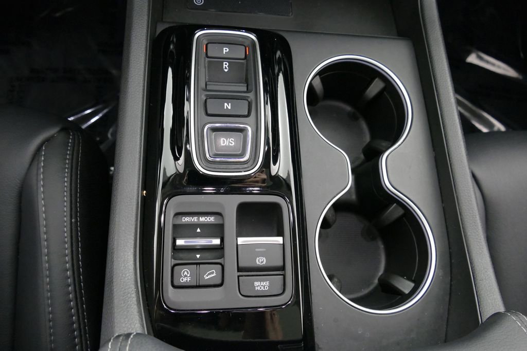 Used 2025 Honda Pilot Touring image 19