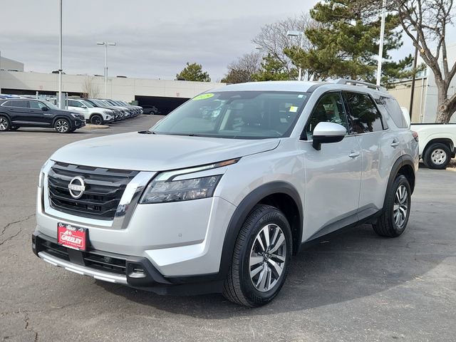 Certified 2025 Nissan Pathfinder SL AWD/4WD image 4