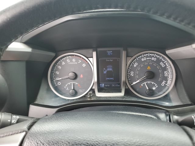 Used 2019 Toyota Tacoma SR5 w/ SR5 Appearance Package (SM) AWD/4WD image 14