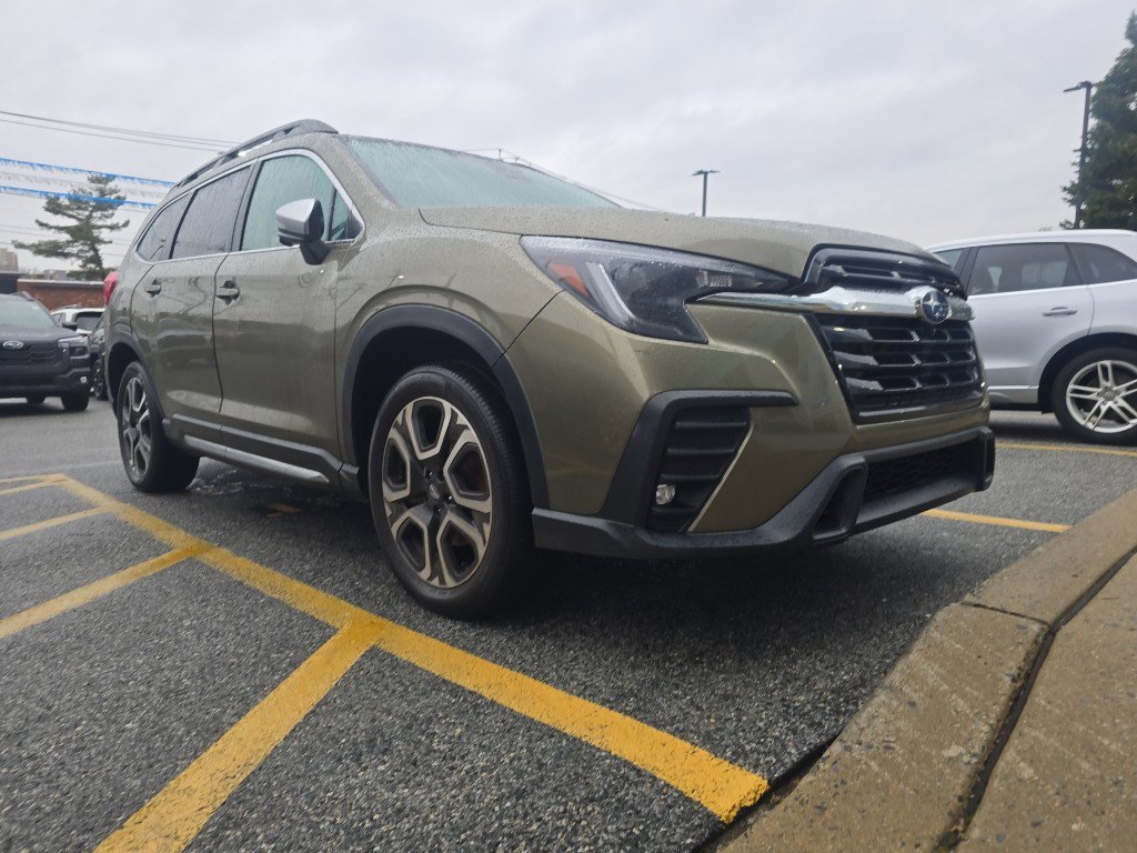 Used 2023 Subaru Ascent Limited w/ Technology Package image 2
