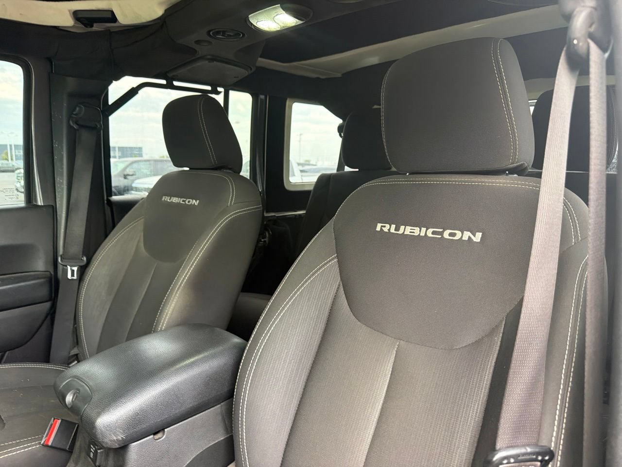 Used 2017 Jeep Wrangler Unlimited Rubicon w/ Cold Weather Group AWD/4WD image 16