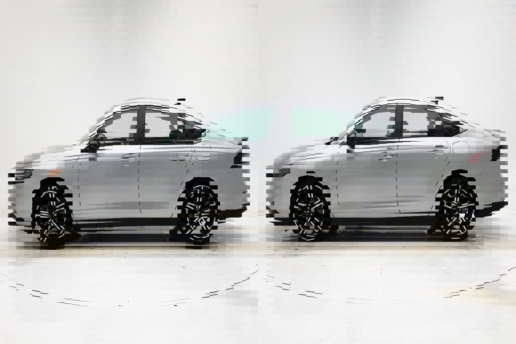 Used 2024 Honda Accord Sport image 6