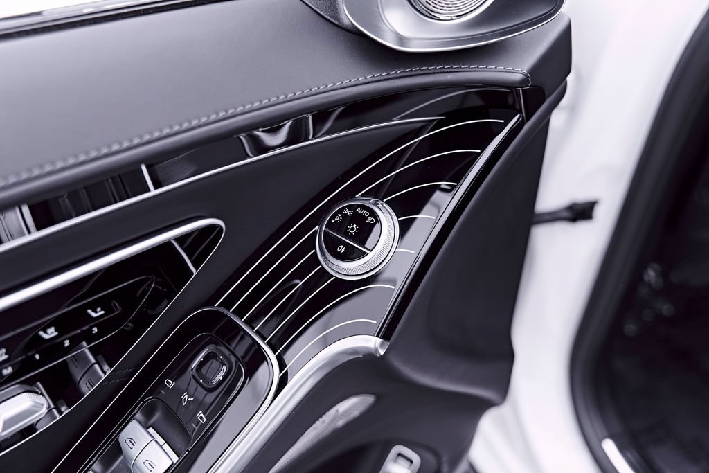 Used 2023 Mercedes-Benz Maybach S 580 4MATIC image 40