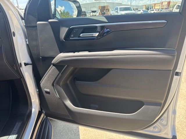 New 2025 Chevrolet Suburban Premier image 34