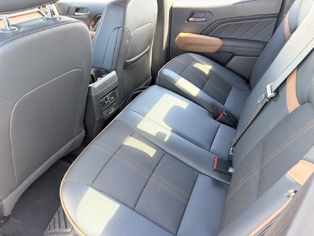 Used 2025 GMC Canyon AT4 AWD/4WD image 17