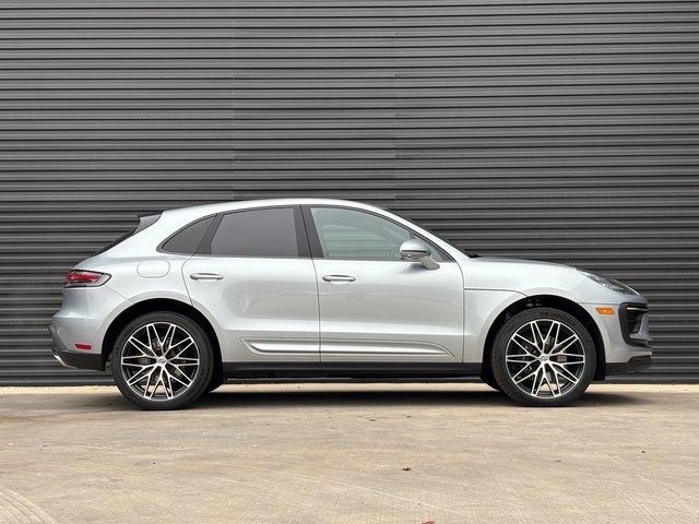 Certified 2025 Porsche Macan image 8