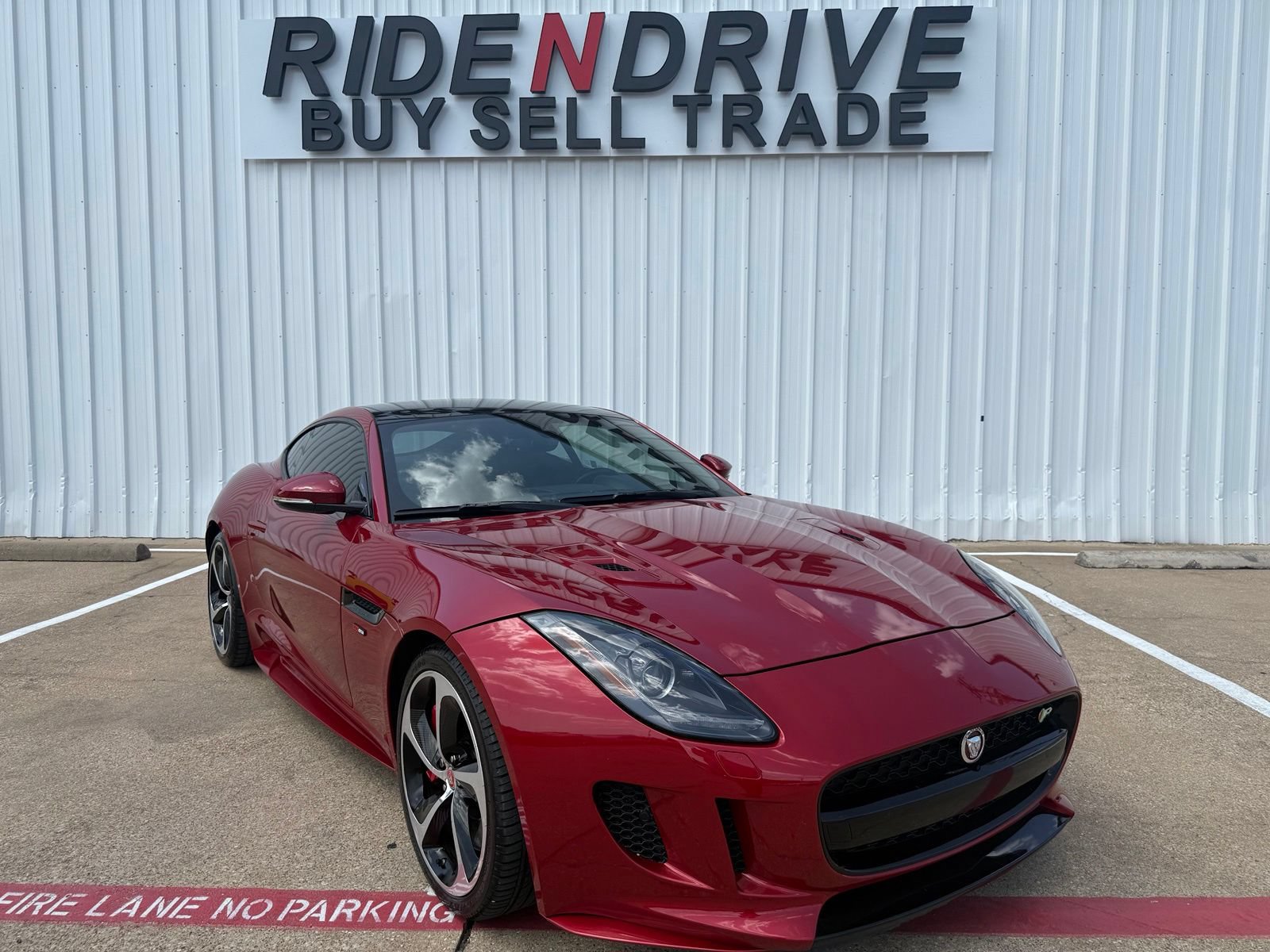 Used 2016 Jaguar F-TYPE R AWD/4WD image 9