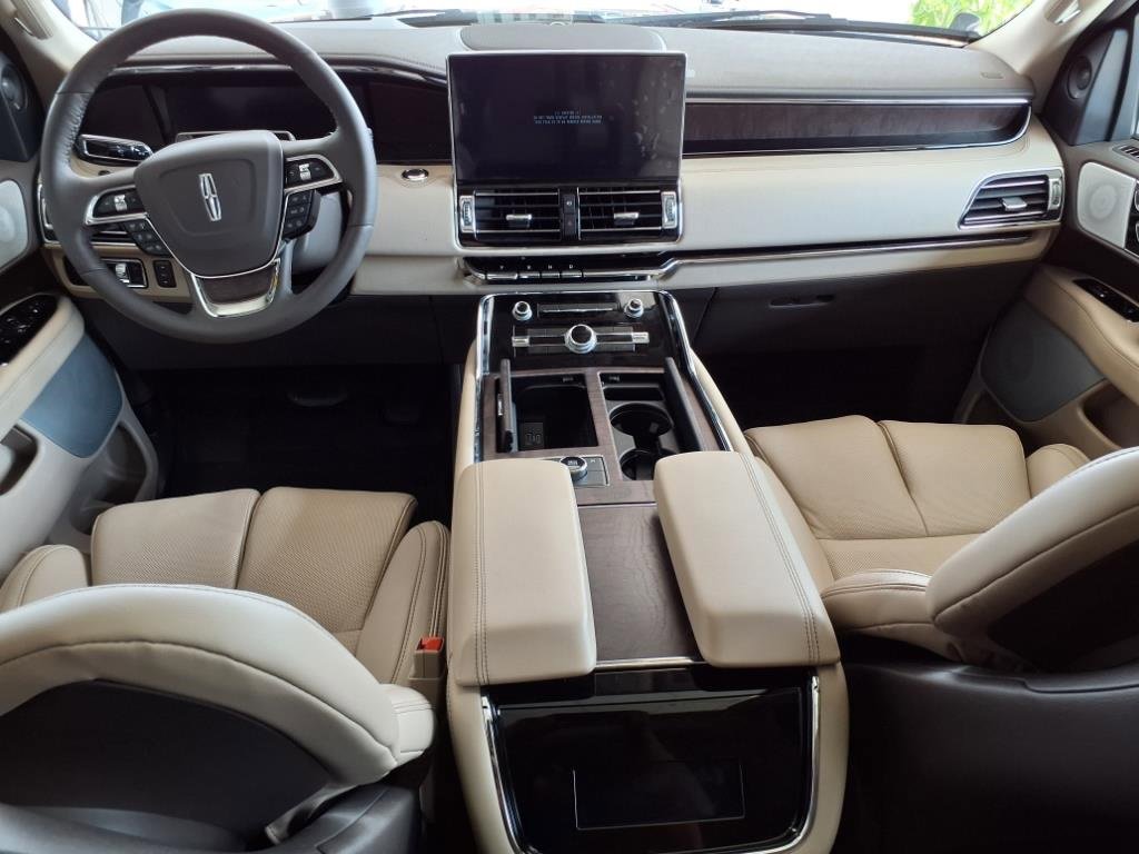 New 2024 Lincoln Navigator Reserve image 11