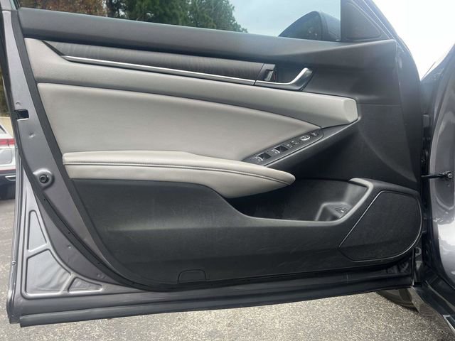 Used 2018 Honda Accord EX image 19