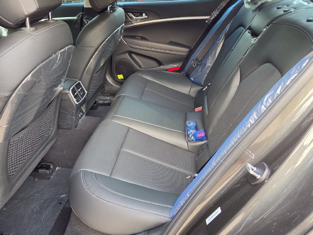 New 2026 Genesis G70 2.5T RWD image 6