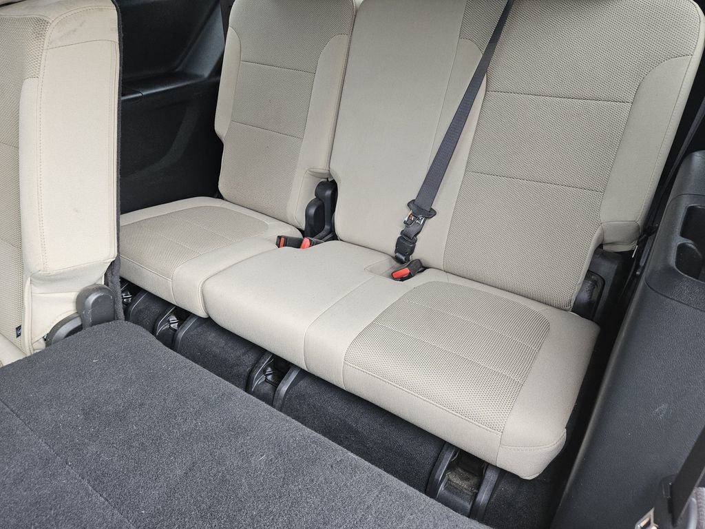 Used 2023 Chevrolet Traverse LS w/ Safety Package FWD image 30