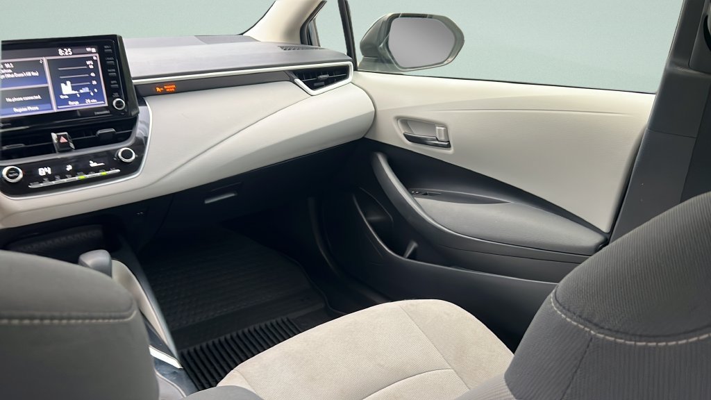 Used 2022 Toyota Corolla LE FWD image 12