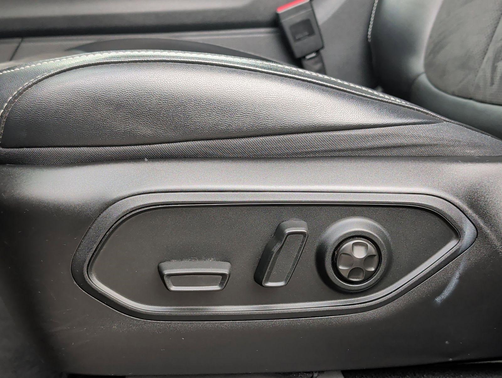 Used 2023 Jeep Grand Cherokee Altitude RWD image 10