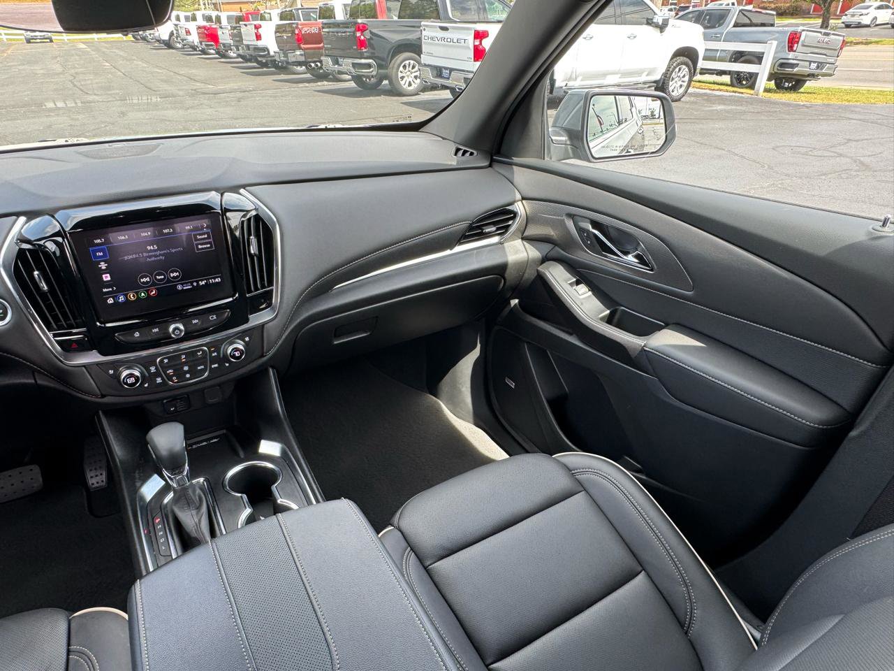 Used 2023 Chevrolet Traverse Premier image 23