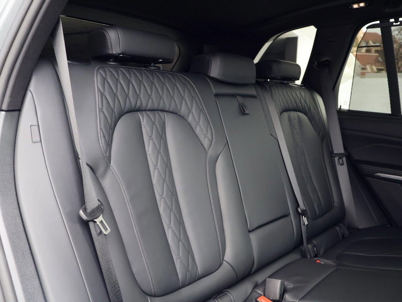 Used 2025 BMW X5 xDrive50e w/ Executive Package image 23