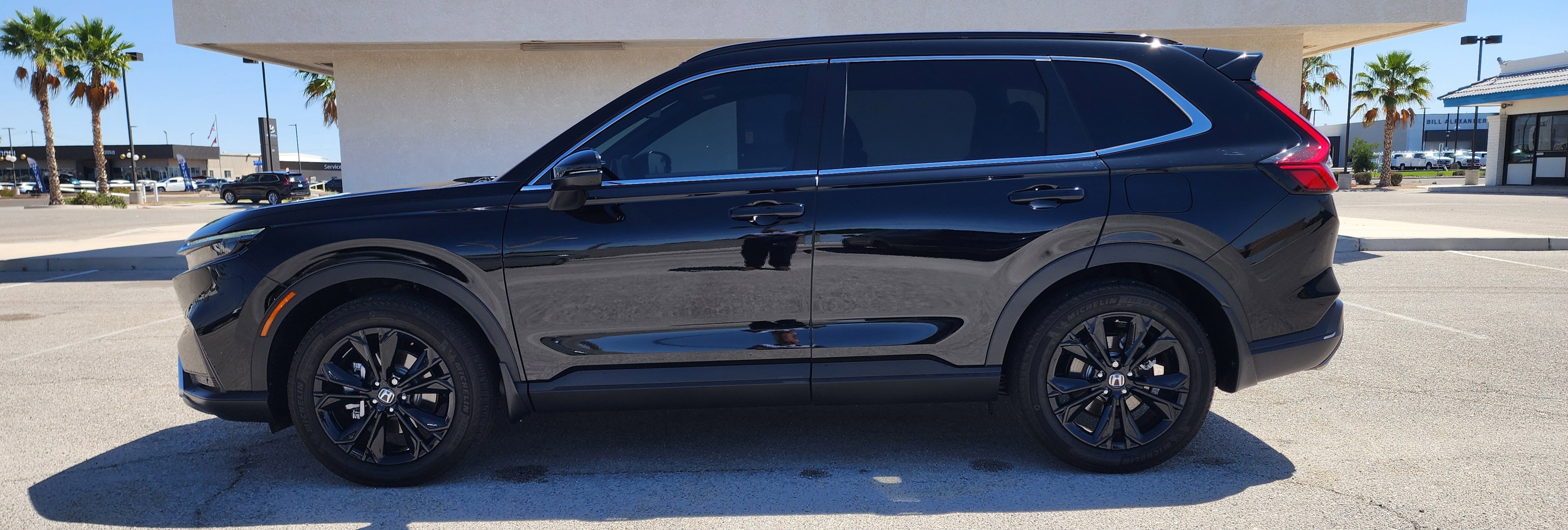 Used 2025 Honda CR-V Sport Touring image 8