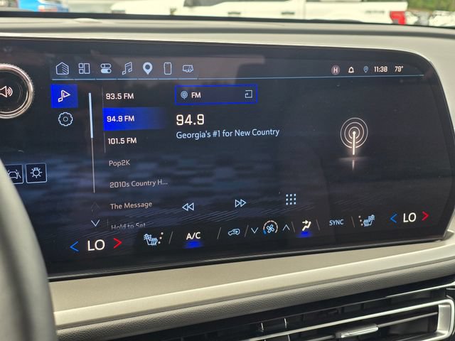 Used 2025 Chevrolet Traverse LT w/ LPO, Floor Liner Package FWD image 31