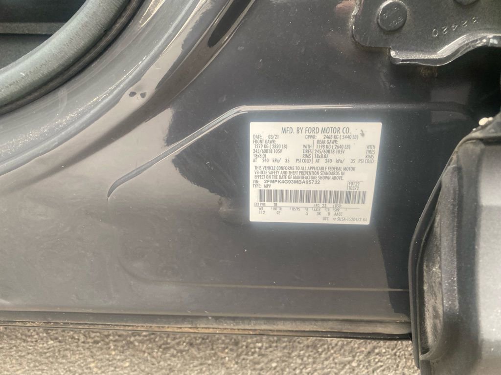 Used 2021 Ford Edge SE w/ Cargo Accessory Package image 32