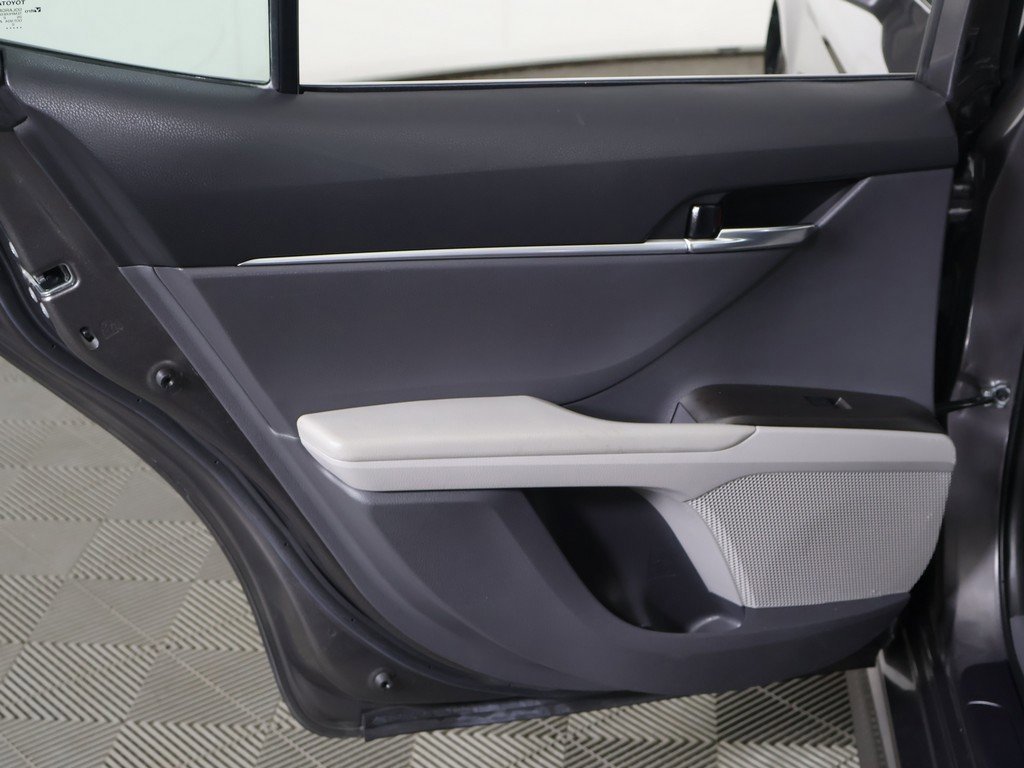Used 2023 Toyota Camry SE image 21