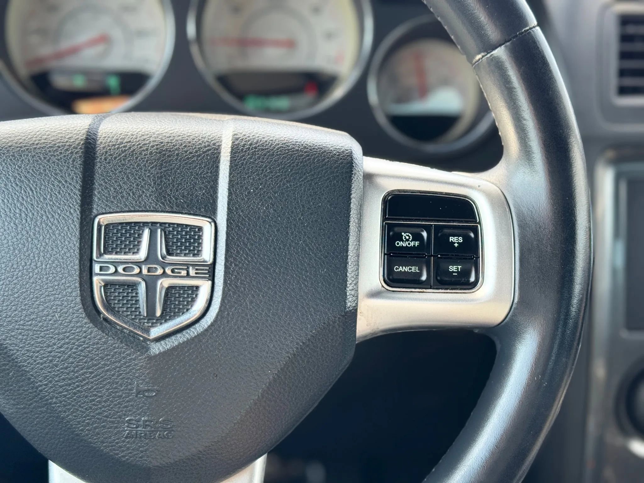Used 2014 Dodge Challenger SXT RWD image 18