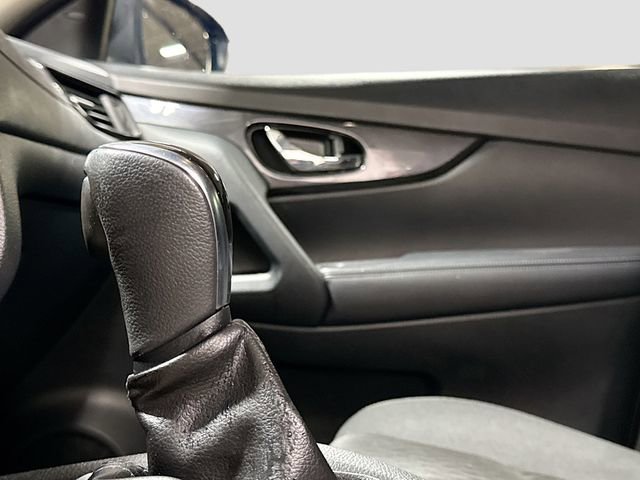 Used 2018 Nissan Rogue SV image 18