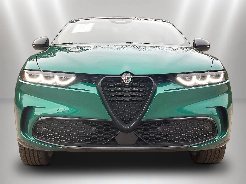 Used 2024 Alfa Romeo Tonale Veloce AWD/4WD image 2