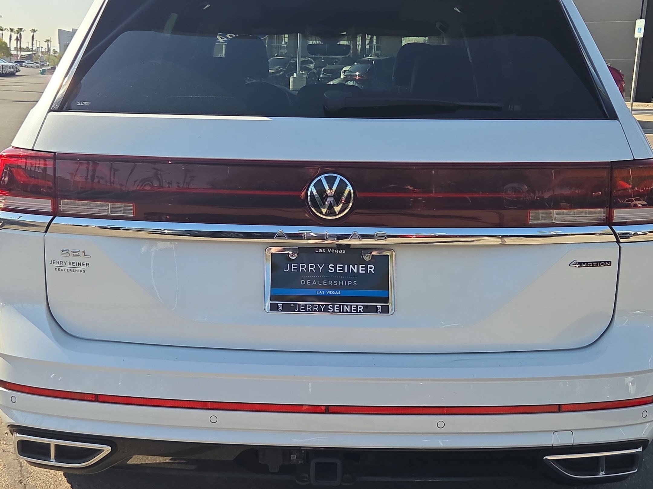 Used 2024 Volkswagen Atlas SEL Premium R-Line AWD/4WD image 13