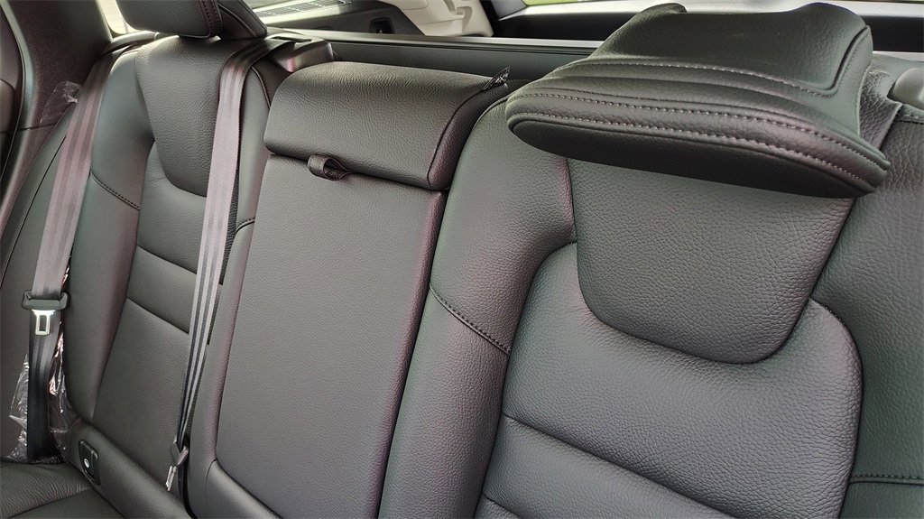 New 2026 Volvo V60 B5 Cross Country Plus w/ Protection Package Premier image 30