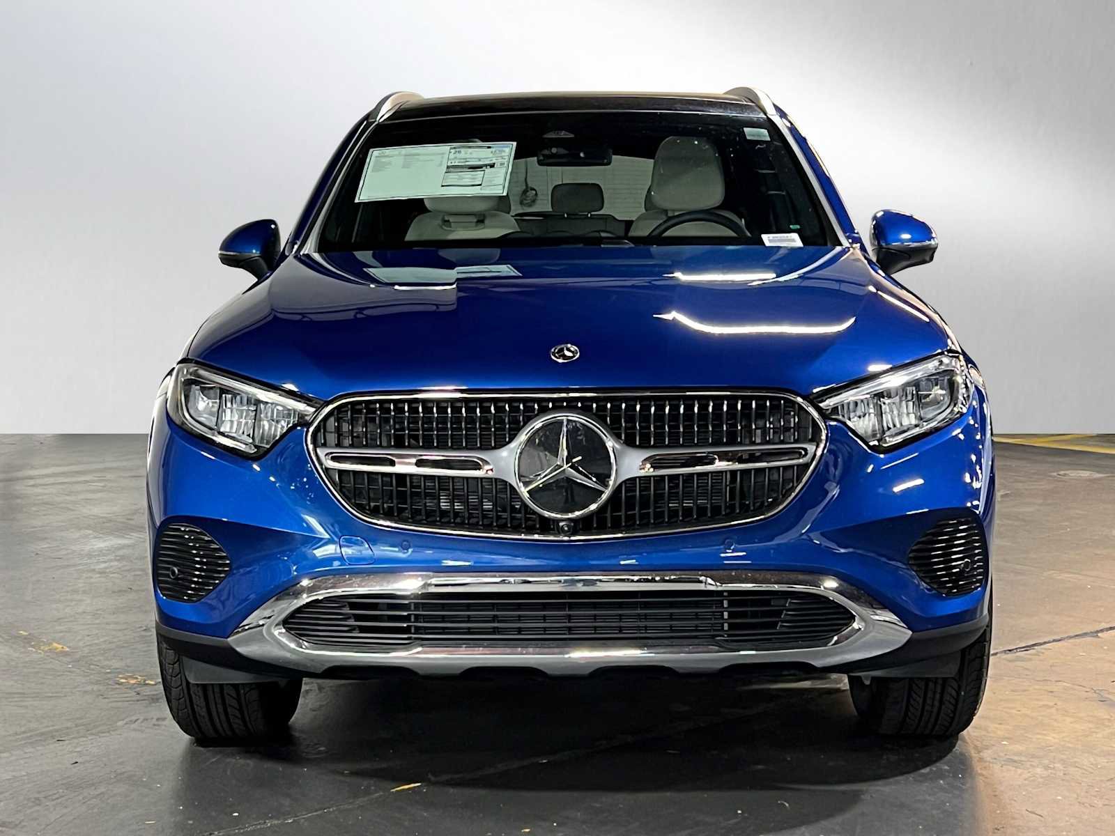 New 2025 Mercedes-Benz GLC 300 4MATIC image 2
