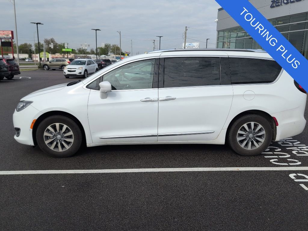 Used 2020 Chrysler Pacifica Touring-L Plus w/ Advanced Safetytec Group FWD image 4