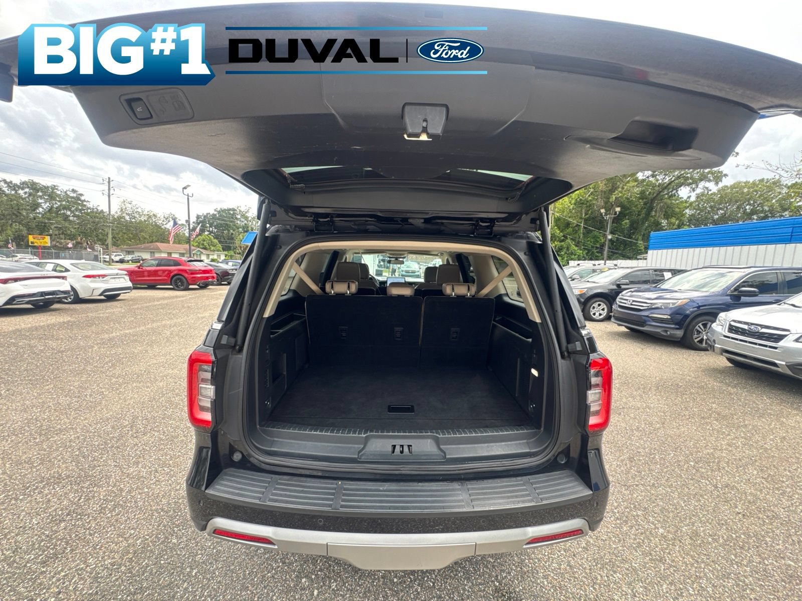 Used 2024 Ford Expedition Max Limited AWD/4WD image 8