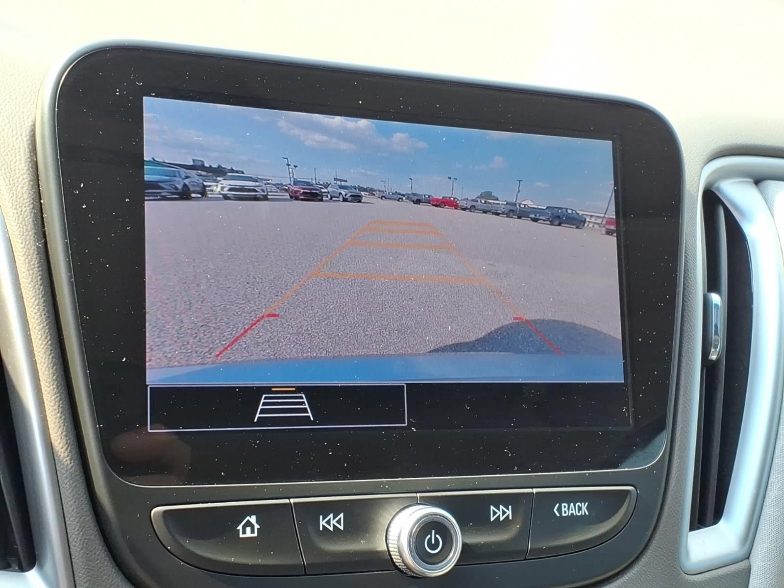 Used 2024 Chevrolet Malibu LT FWD image 19