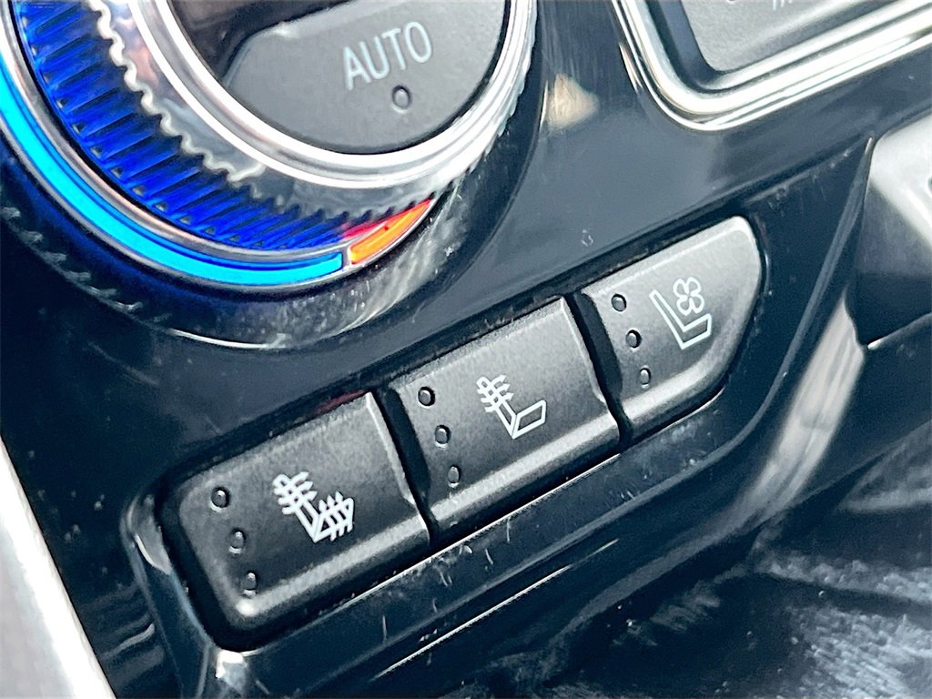 Used 2024 GMC Yukon XL Denali image 21