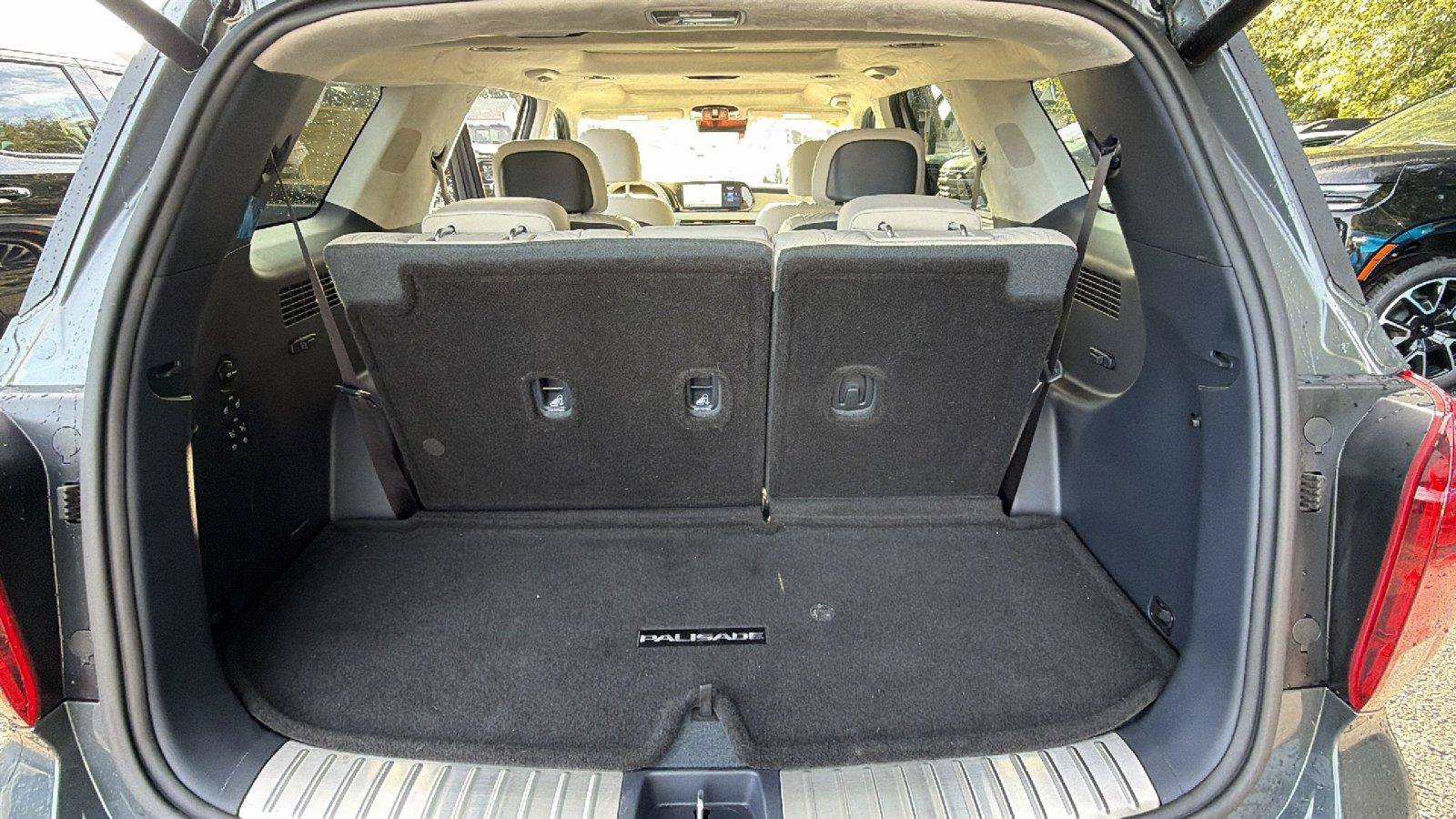 Used 2025 Hyundai Palisade Calligraphy FWD image 13