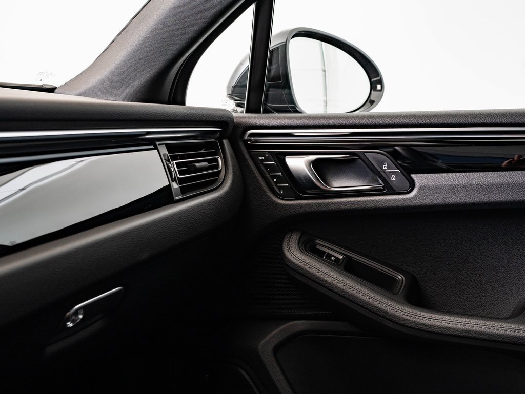 Certified 2024 Porsche Macan S image 41