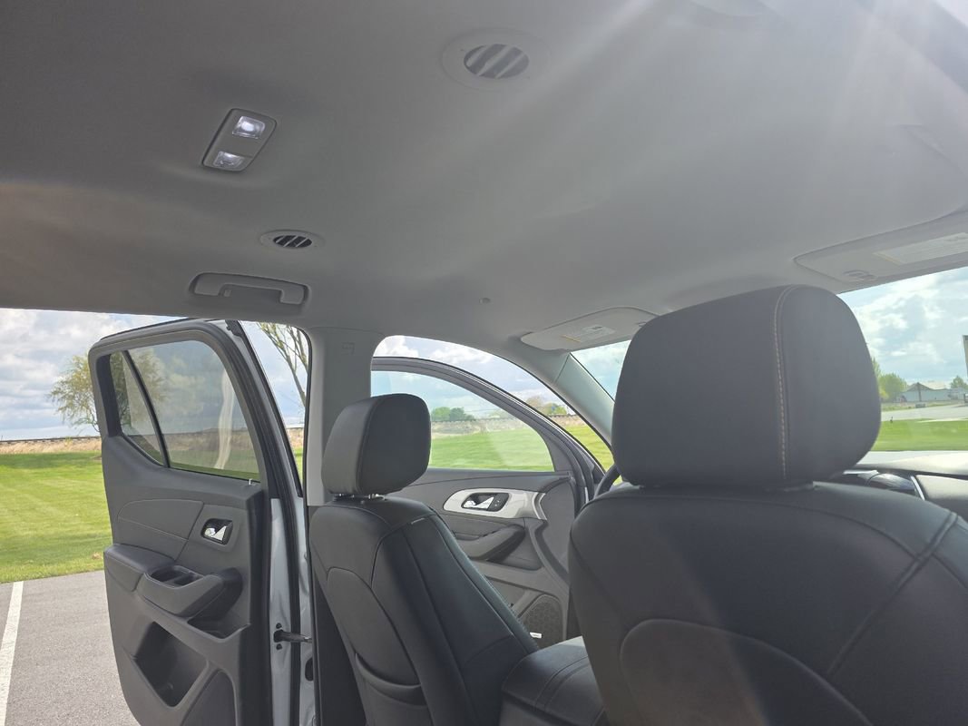 Used 2020 Chevrolet Traverse LT w/ LT Premium Package FWD image 18